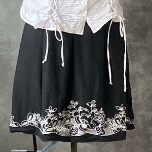 Laine Bryant 14 W embroidered linen skirt